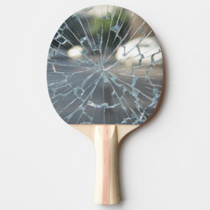 durchbrochenes Fenster Tischtennis Schläger