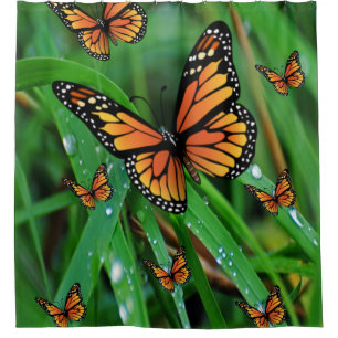 Duschvorhang mit grünem Schmetterling