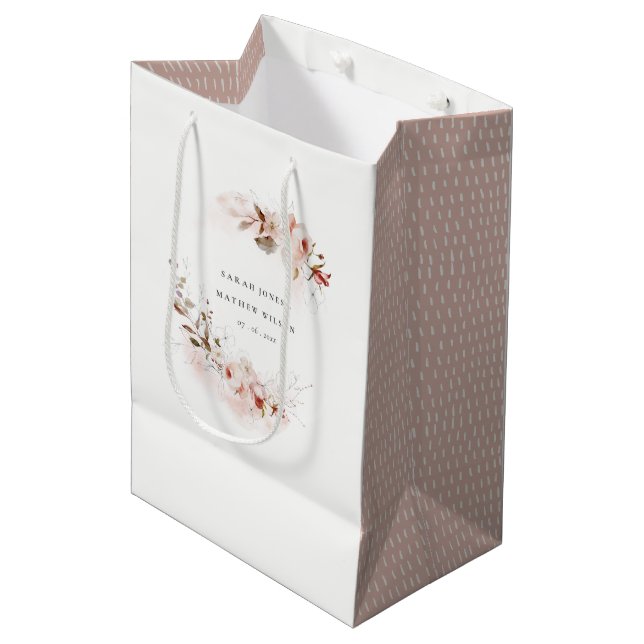Dusky Fall Marsala Blush Blumenstrauß Hochzeit Mittlere Geschenktüte (Vorderseite Schrägansicht)