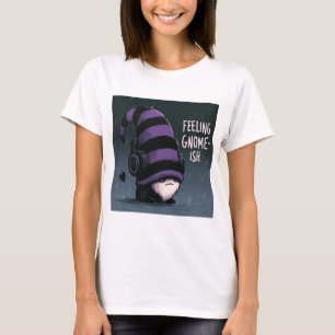 Düster-emo-Zwergen-Illustration mit Kopfhörern T-Shirt