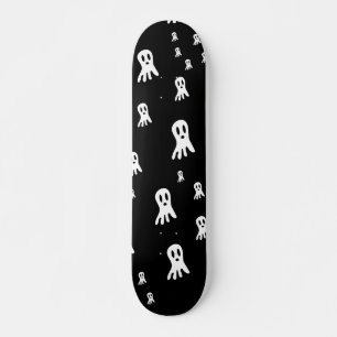 Düstere Halloween-Geister Skateboard