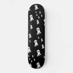 Düstere Halloween-Geister Skateboard