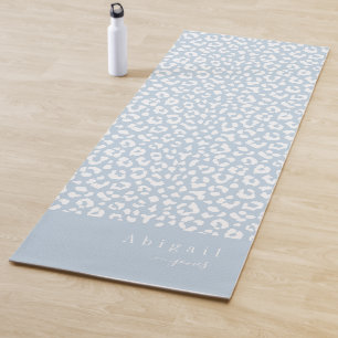 Dusty blue Animal Print Script Name Personalisiert Yogamatte