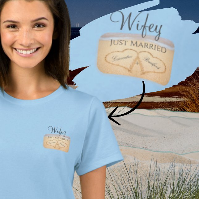 Dusty Blue Beach Wedding 2 Herz Sand T-Shirt (Von Creator hochgeladen)