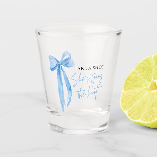 Dusty Blue Bow Sie bindet das Brautparty des Knote Schnapsglas (Vorderseite)