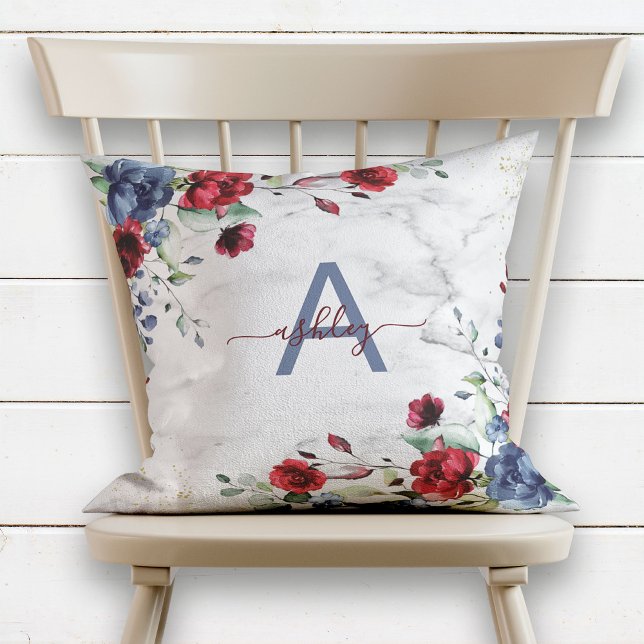 Dusty Blue Burgundy floral Marmorname Monogram Kissen (Von Creator hochgeladen)