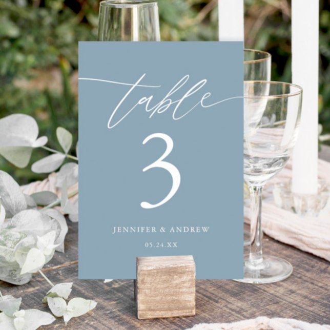 Dusty Blue Calligraphy Wedding Table Cards Tischnummer (Von Creator hochgeladen)