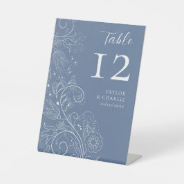 Dusty Blue Elegant Floral Wedding Tischnummer Sockelschild