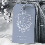 Dusty Blue Elegante French Floral Wappen Wedding Geschenkanhänger<br><div class="desc">Klassisch Französisch viktorianisch blauen Blumen Hochzeitsgeschenk Tag. Für eine weiter gehende Anpassung dieses Designs klicken Sie bitte auf die Schaltfläche "DESIGN TOOL" oben!</div>