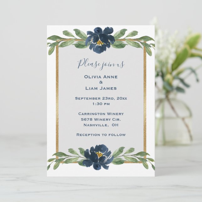 Dusty Blue Floral Elegant Floral Gold Hochzeit Einladung (Stehend Vorderseite)