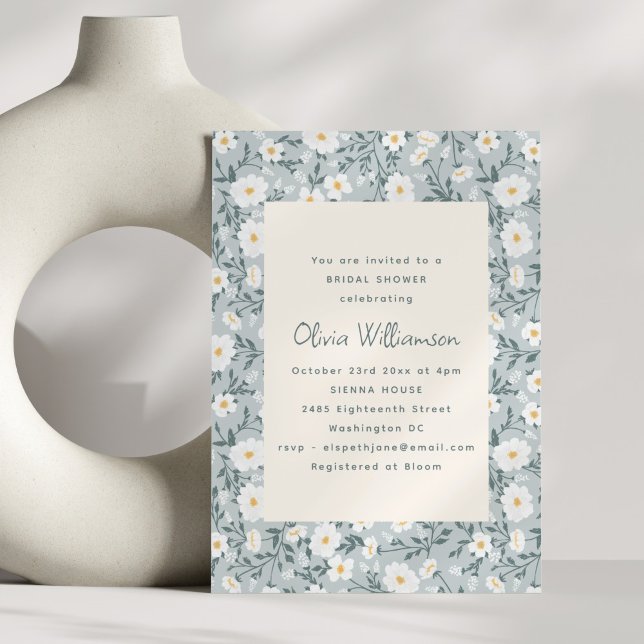 Dusty Blue Floral Modern Spring Bridal Shower Einladung (Von Creator hochgeladen)