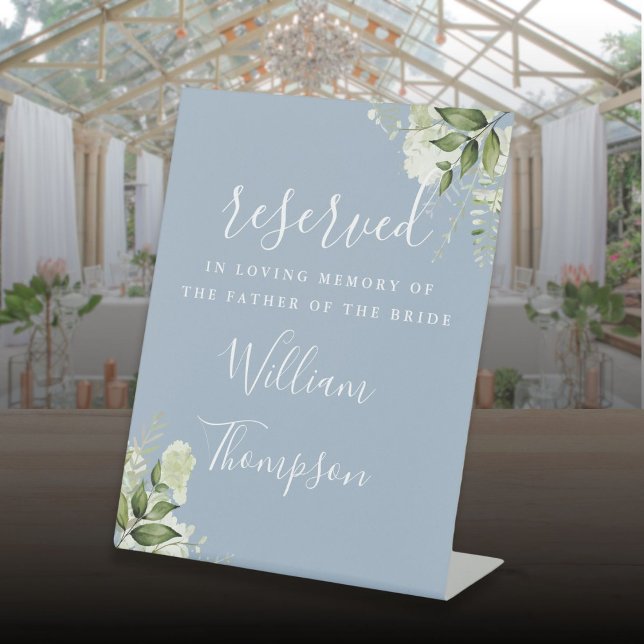 Dusty Blue Floral Reserviert Vatermutter Memorial Sockelschild (Dusty Blue Floral Reserved Father Mother Memorial Pedestal Sign)