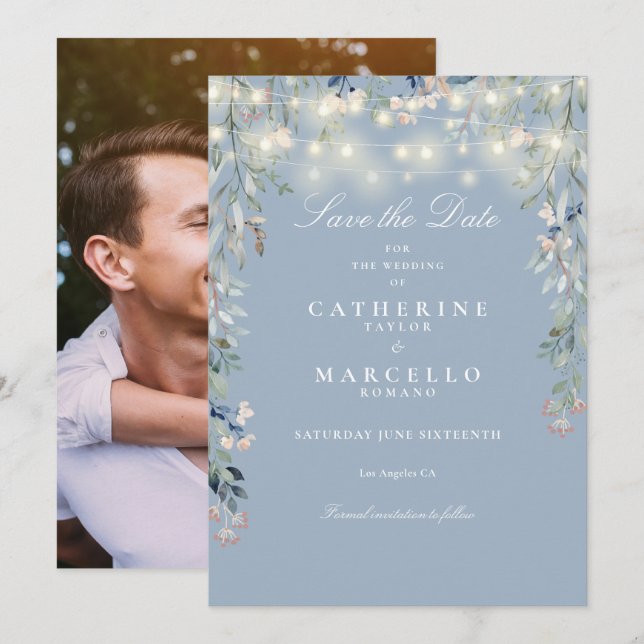 Dusty Blue Floral String Lights Foto Wedding Save The Date (Vorne/Hinten)