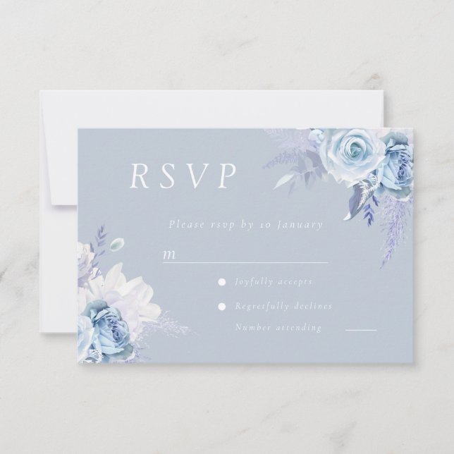 Dusty Blue Floral Wedding RSVP Karte (Vorderseite)