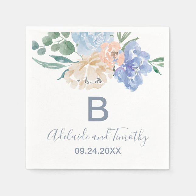 Dusty Blue Florals Monogram Wedding Serviette (Vorderseite)