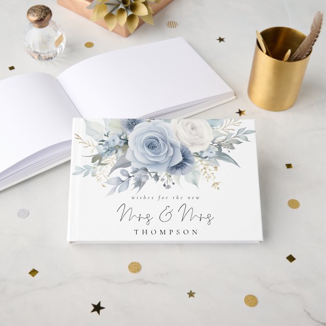 Dusty Blue Florals wünscht Lesbian Wedding New Mrs Gästebuch (Vorderseite Offen)