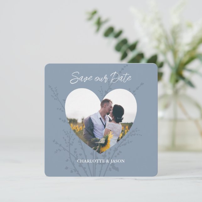 Dusty Blue Foto Heart Frame Save the Date Einladung (Stehend Vorderseite)