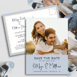 Dusty Blue Fun Script Modernes Foto Hochzeit Ankündigungspostkarte<br><div class="desc">Dusty Blue Fun Script Modernes Foto Minimalistisch Hochzeit Speichern Sie das Datum Ankündigung Postcard. Lass Familie, Freunde und Kollegen wissen, dass Sie Set ein Datum für Ihre Hochzeitsfeier mit dieser eleganten, stilvollen und modernen Hochzeit speichern Sie das Datum Einladungskarte. Alle Texte sind so vorbereitet, dass Sie sie einfach und schnell...</div>