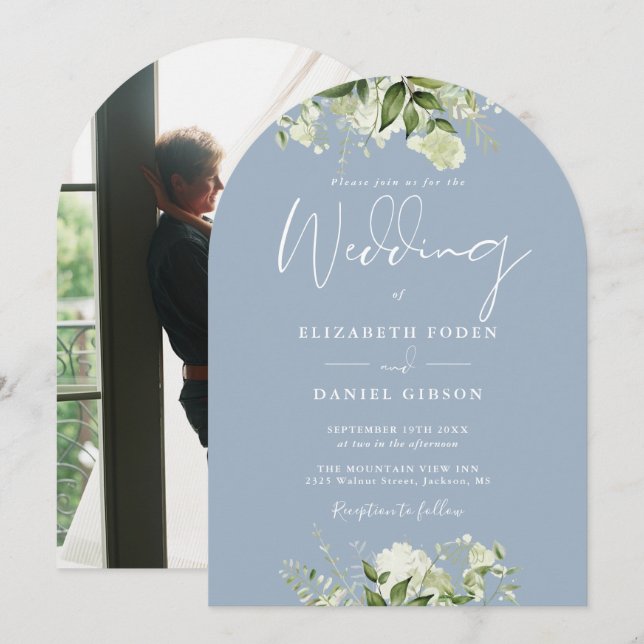 Dusty Blue Greenery Blumenstrauß Foto Wedding Arch Einladung (Vorne/Hinten)