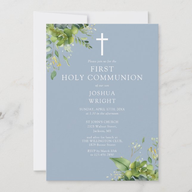 Dusty Blue Greenery Monogram First Holy Communion Einladung (Vorderseite)