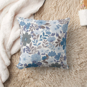 Dusty Blue & Grey Winter Sky Floral Garden Kissen