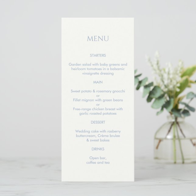 Dusty Blue & Ivory Monogrammed Mariage Menu (Debout devant)
