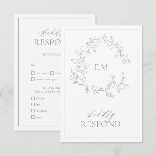 Dusty Blue Leafy Wappen Monogram Wedding RSVP Card Karte (Vorne/Hinten)