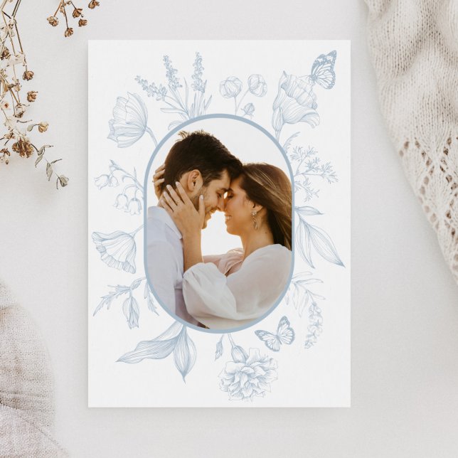 Dusty Blue Line Art Floral Butterfly Foto Dankeskarte (Von Creator hochgeladen)