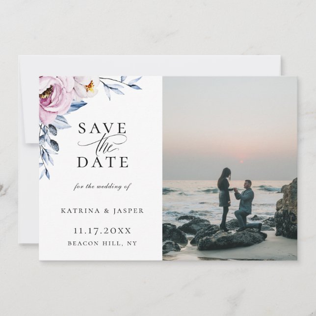 Dusty Blue Mauve Floral Foto Save the Date Ankündigung (Vorderseite)