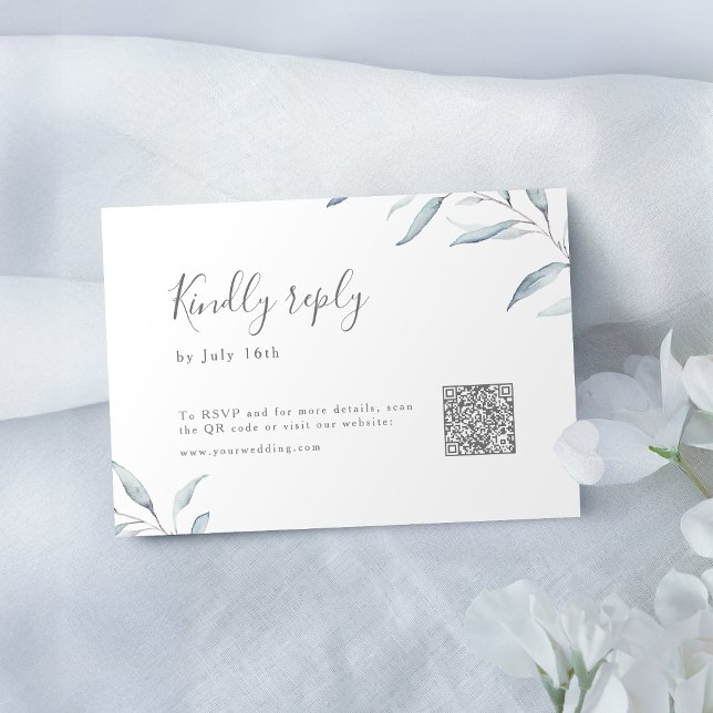 Dusty Blue Minimalgrün Hochzeit QR-Code RSVP Karte (Dusty blue minimal greenery wedding QR code RSVP Card)