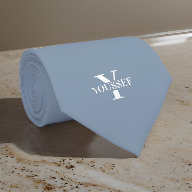 Dusty Blue Minimalistisch Mit Monogramm Krawatte (Von Creator hochgeladen)