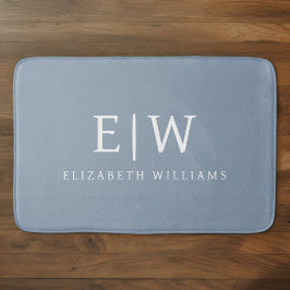 Dusty Blue Minimalistisch Modern Monogram Elegant Badematte