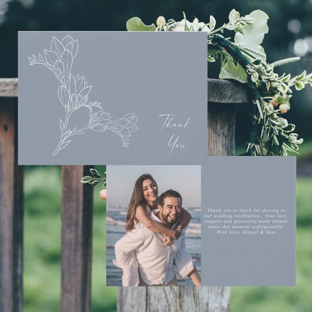 Dusty Blue Modern Floral Foto Hochzeit Vielen Dank Dankeskarte (Von Creator hochgeladen)