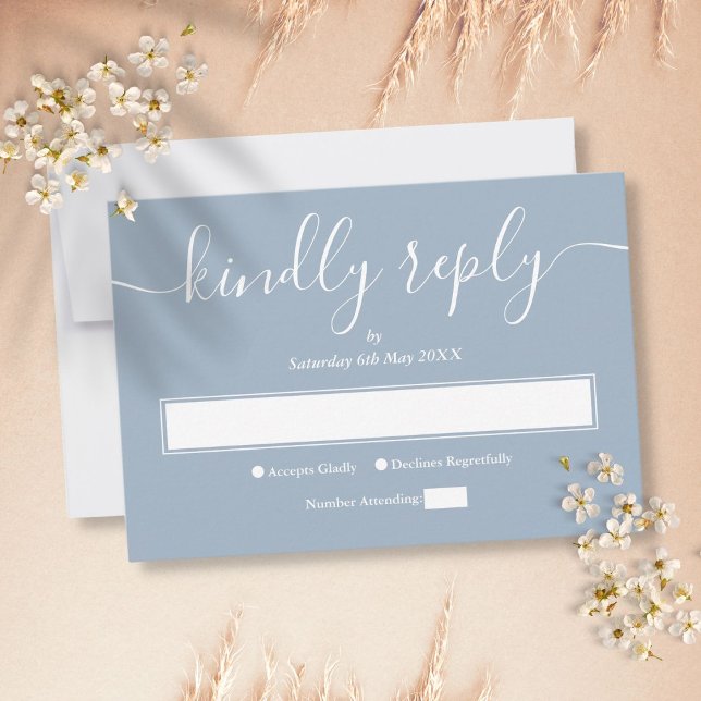 Dusty Blue Modern Minimalistisch Elegantes Script RSVP Karte (Von Creator hochgeladen)