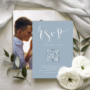 Dusty Blue Modern Simple Script Hochzeit QR Code RSVP Karte