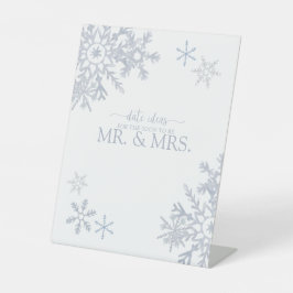 Dusty Blue Modern Snowflake Winter Date Ideas Sockelschild