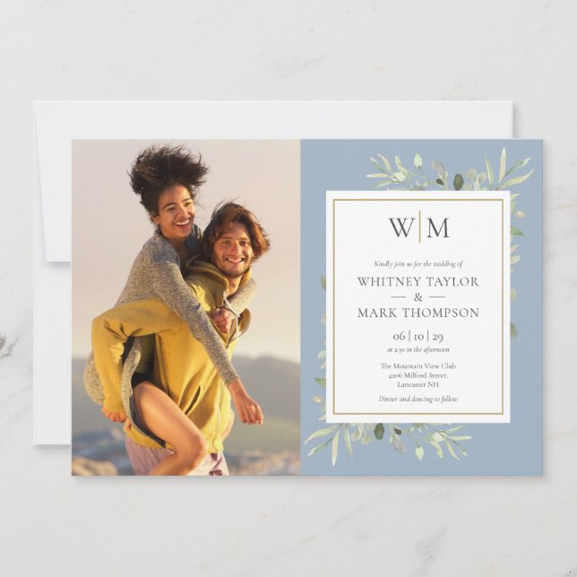 Dusty Blue Monogram Greenerity Foto Wedding Einladung (Vorderseite)
