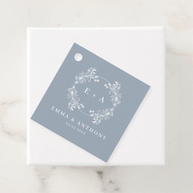 Dusty Blue Monogram Wedding Geschenkanhänger (Beispiel)