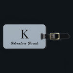 Dusty Blue Monogrammabenteuer wartet auf Geschenk  Gepäckanhänger<br><div class="desc">Mit Monogramm Initialtexte mit dem benutzerdefinierten Text "Adventure Awaits" und auch persönliche Daten wie Name,  Adresse,  Telefonnummer und E-Mail,  die Sie alle bearbeiten können. Sie können die Farbe ändern,  wenn Sie es wünschen.</div>