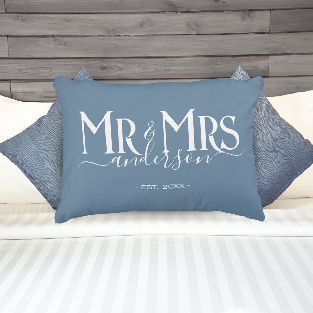 Dusty Blue Mr & Mrs Newlywed Couple Wedding Dekokissen (Dusty Blue Mr & Mrs Newlywed Couple Wedding Accent Pillow)