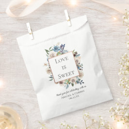 Dusty Blue Neutral Floral Wedding Geschenktütchen