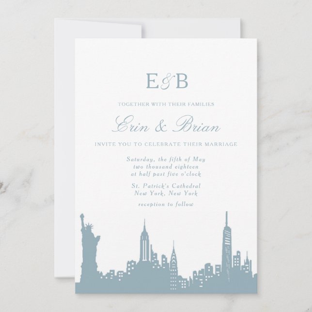 Dusty Blue NYC Skyline Stadt Hochzeit Einladung (Vorderseite)