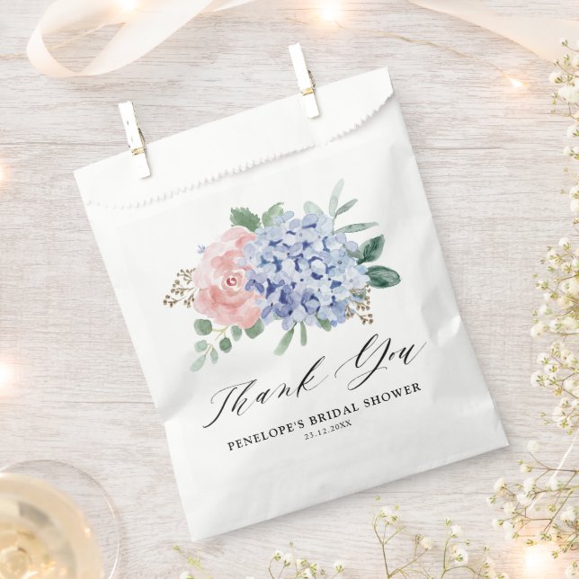 Dusty Blue Pastel Pink Hydrangeas Brautparty Geschenktütchen (Ausgeschnitten)