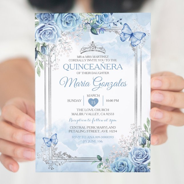 Dusty Blue Quinceañera Silver Crown Butterfly Einladung (Von Creator hochgeladen)