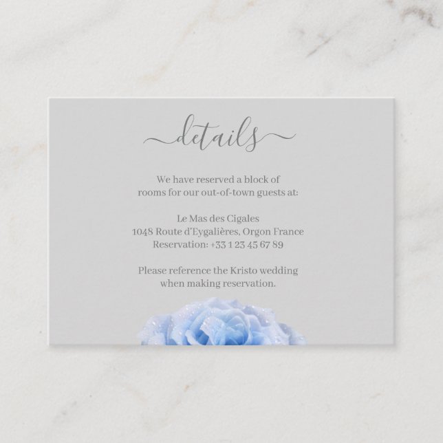 Dusty Blue Rose Gray Floral Wedding Hotel Details Begleitkarte (Vorderseite)