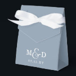Dusty Blue Rustic Boho Moderne Monogram Wedding Geschenkschachtel<br><div class="desc">Dusty Blue Rustic Boho Moderne Monogram Gastgeschenk Hochzeit Box</div>