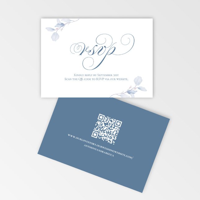 Dusty Blue Script QR Wedding RSVP Card Karte (Double sided dusty blue RSVP card with website link and modern QR code design)
