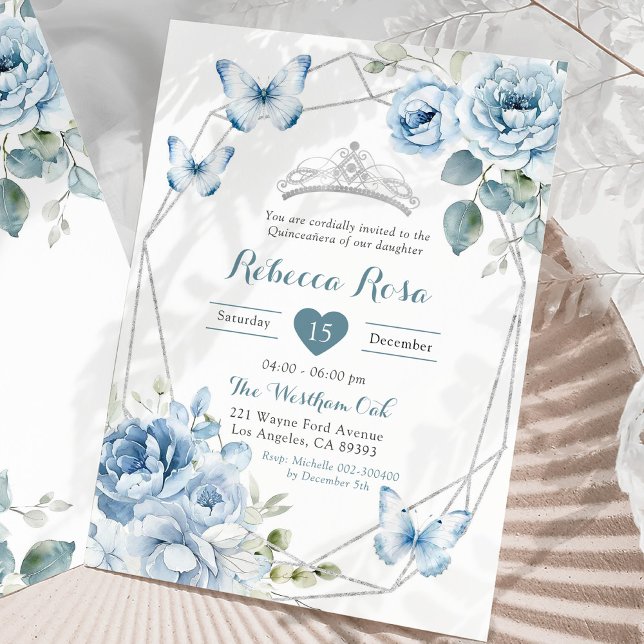 Dusty Blue Silver Floral Butterfly Quinceañera Einladung (Von Creator hochgeladen)