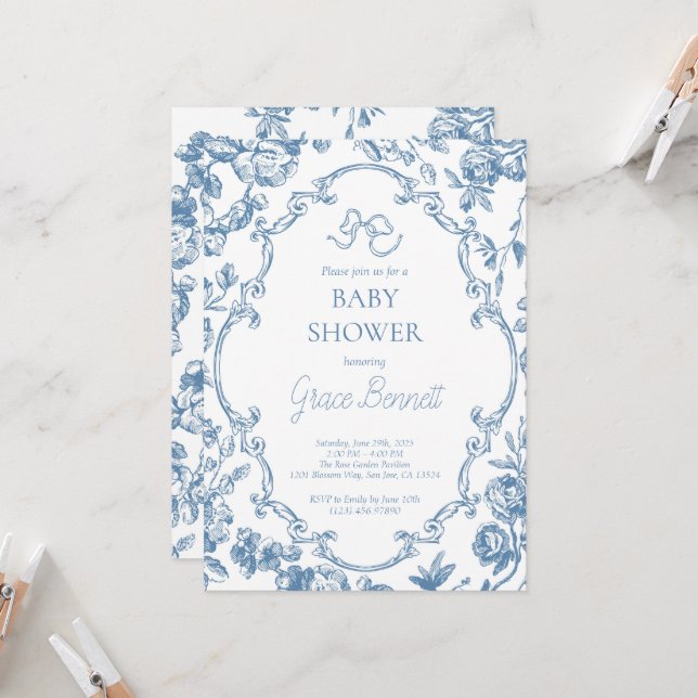 Dusty Blue Toile de Jouy Baby Shower Einladung (Vorderseite/Rückseite Beispiel)