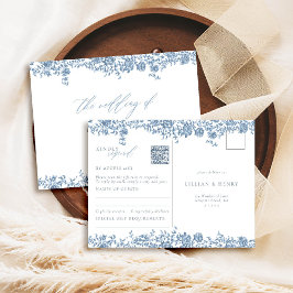 Dusty Blue Toile Rose Elegante QR Hochzeitreaktion Postkarte